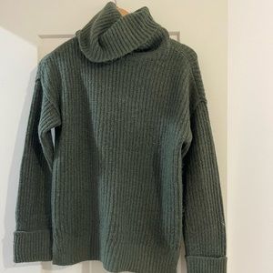 Green sweater size S